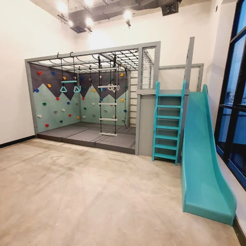 https://moonkidshome.com/wp-content/uploads/2023/01/INDCF135-Adventure-Box-With-Corner-Climbing-Platform-Set-1-500x500.webp