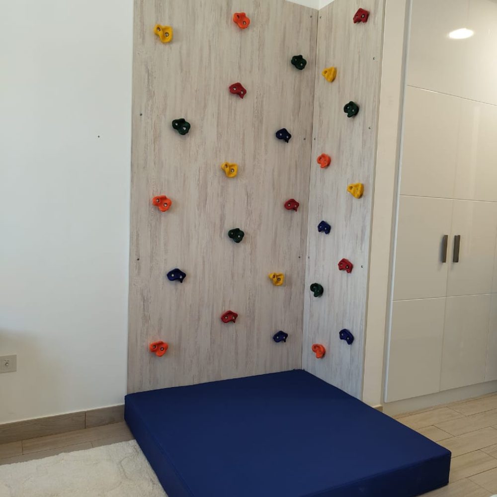 https://moonkidshome.com/wp-content/uploads/2023/05/CLI81-Corner-Climbing-Wall-with-Safety-Mat-2.jpg